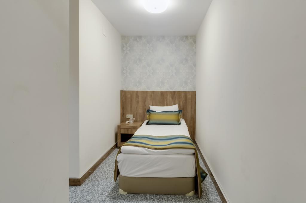 Park Yalcin Hotel Мерсин Экстерьер фото